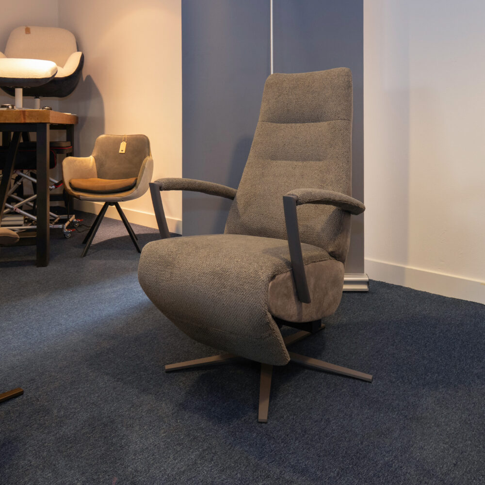 Alternative view of Relax en sta op stoel Carrera taupe