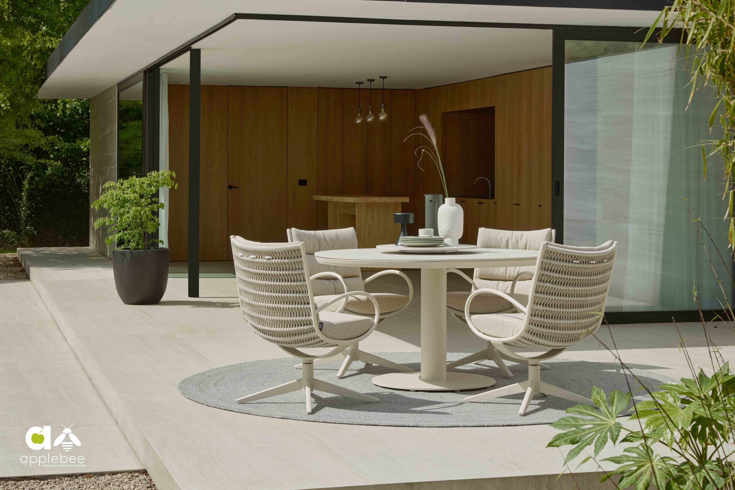 Apple Bee Outdoor dining set