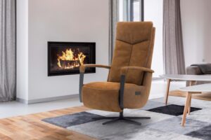 Zitspecialist sta op stoel - relaxfauteuil